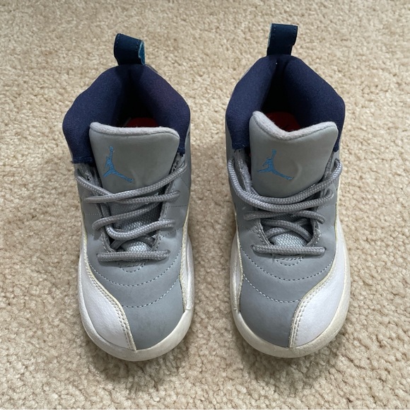 Nike Air Jordan Retro 12 Cool Grey White Sneakers Size 9C Kids Shoes - Picture 2 of 11